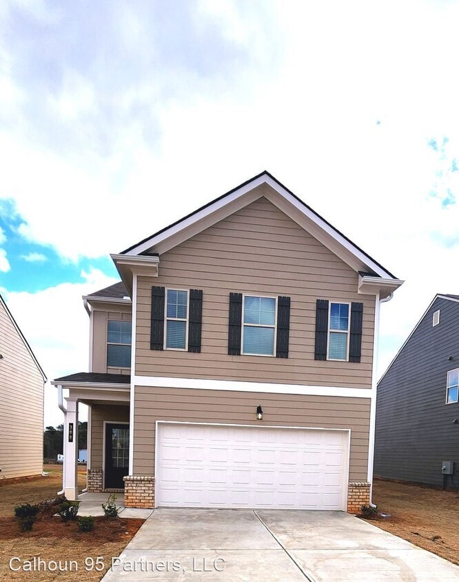 Foto principal - 4 br, 2.5 bath House - 304 Harrison Drive