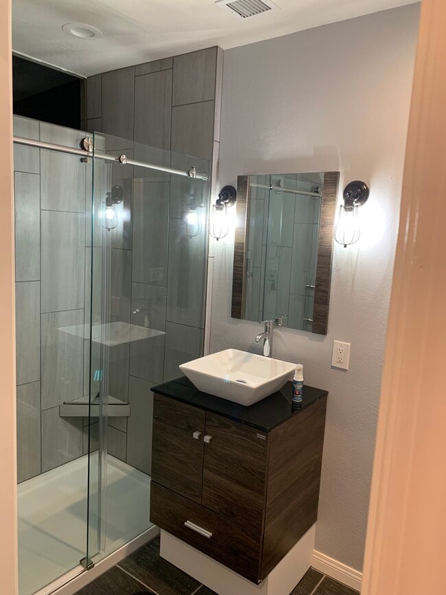 Building Photo - 36 Bullwhacker Cir