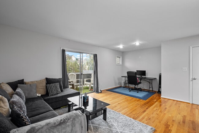 Building Photo - 3501 Roswell Rd NE