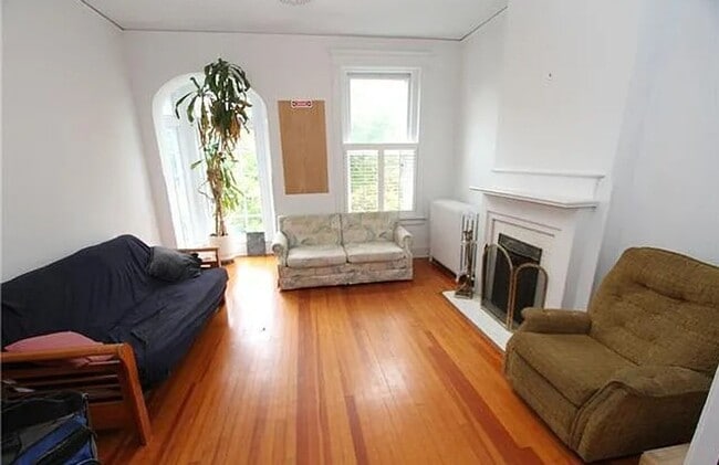 Building Photo - 2509 Hanover Ave