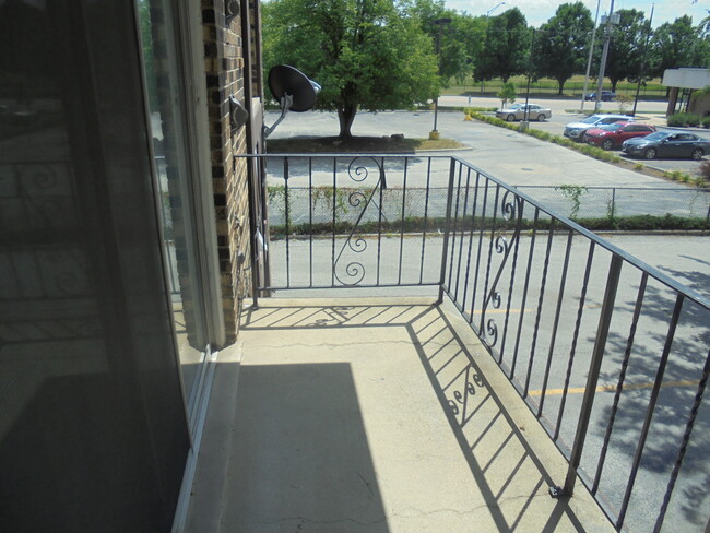 Building Photo - 11036 Kilpatrick Ave