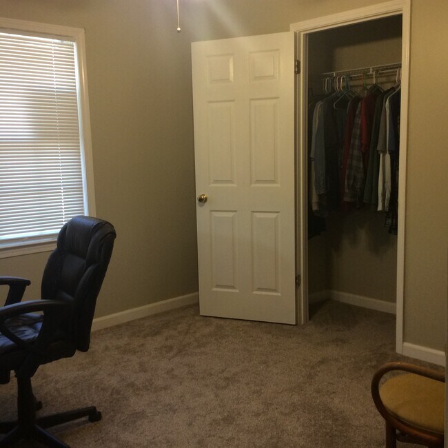 Building Photo - 4079 Garden Cir