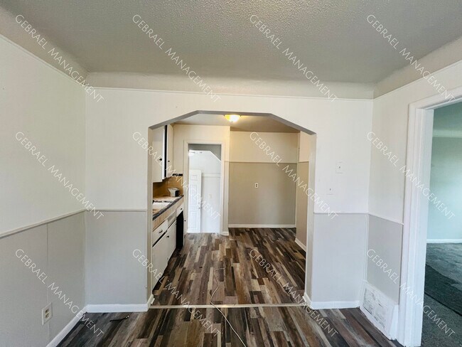 Foto del edificio - 18323 Shaftsbury Ave