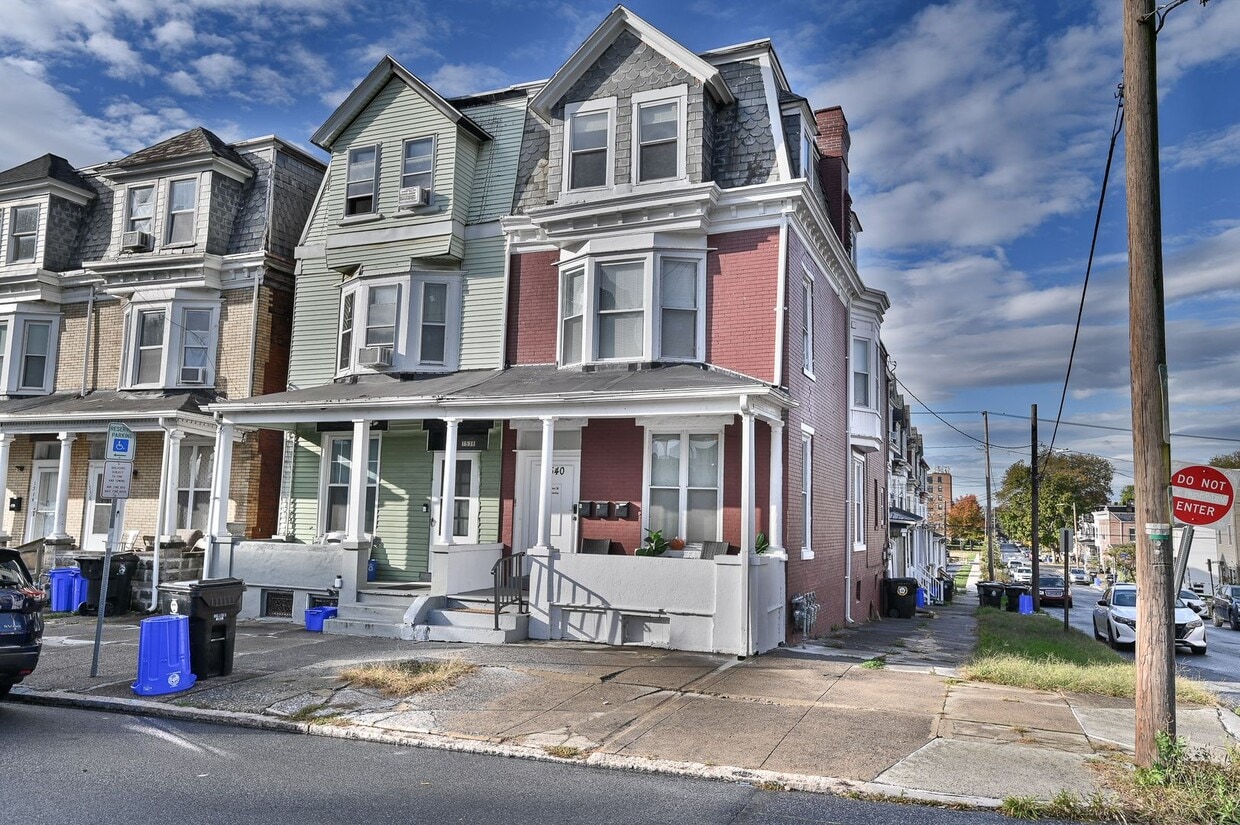 Primary Photo - 1540 N 5th St