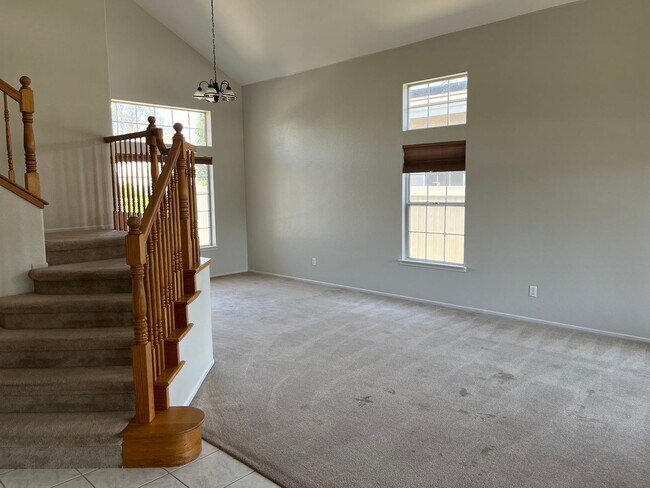 Building Photo - Paloma del Sol 4 Bedroom on Quiet Cul de Sac