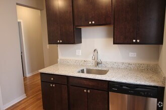 Building Photo - 4817 N Christiana Ave