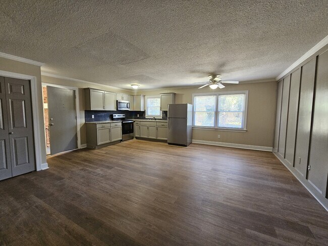 Foto del edificio - 718 E Maple Ave