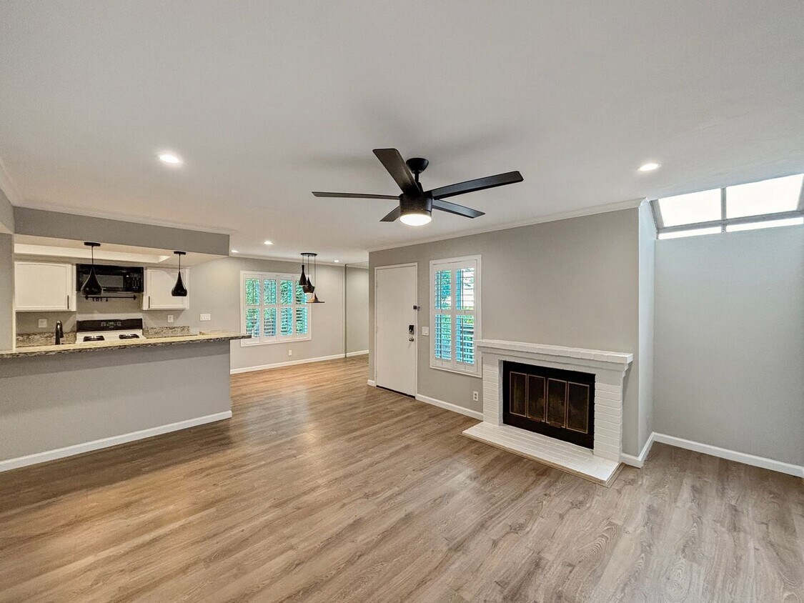 Foto principal - Modern 2BD/2BA Condo in El Cerrito W/ A/C,...