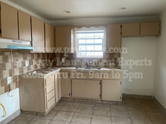Foto del edificio - 1605 E 8th St