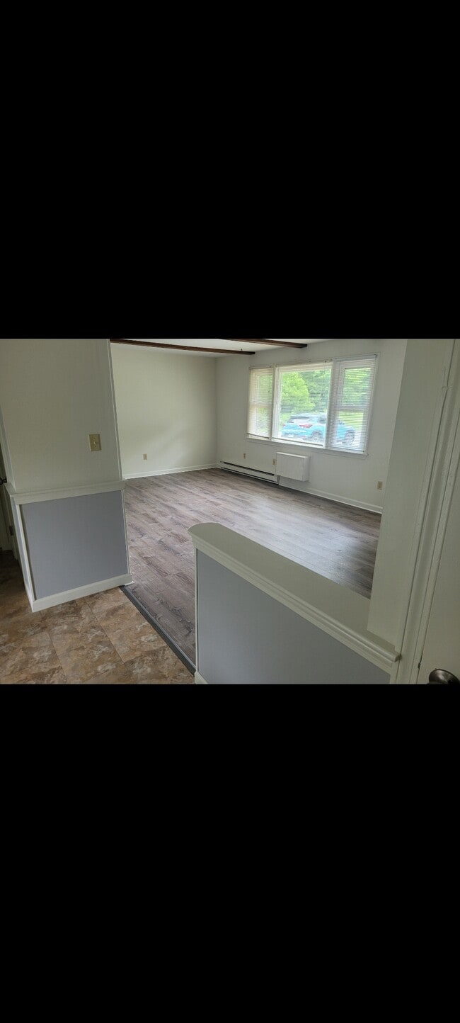 Building Photo - 18 Sunset Ln