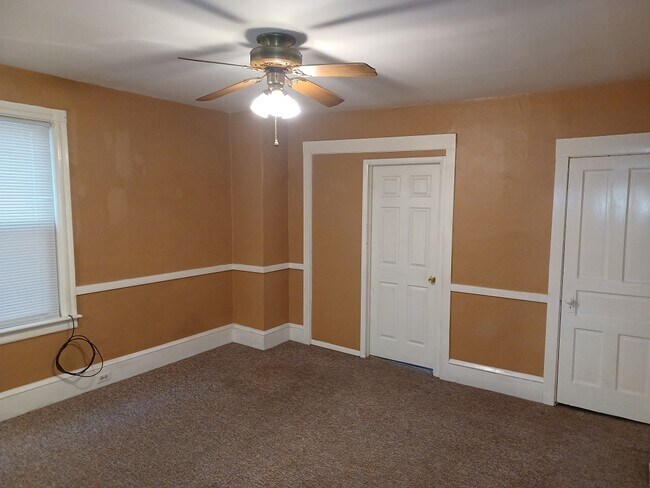 Living room - 2135 Freemansburg Ave