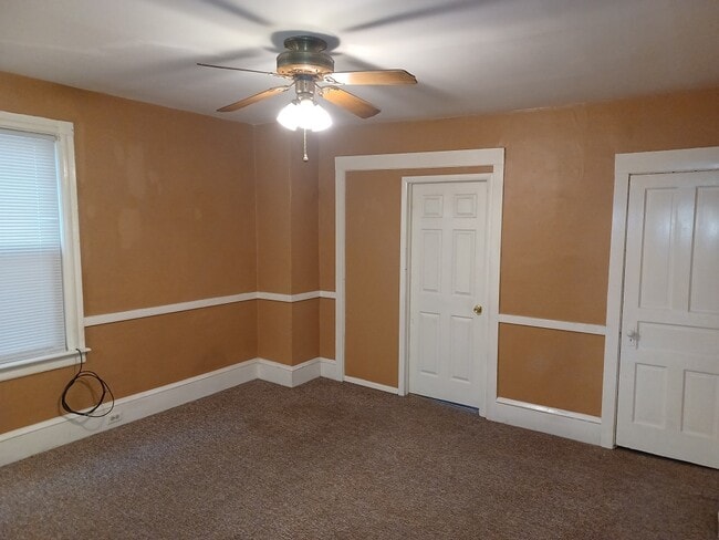 Living room - 2135 Freemansburg Ave
