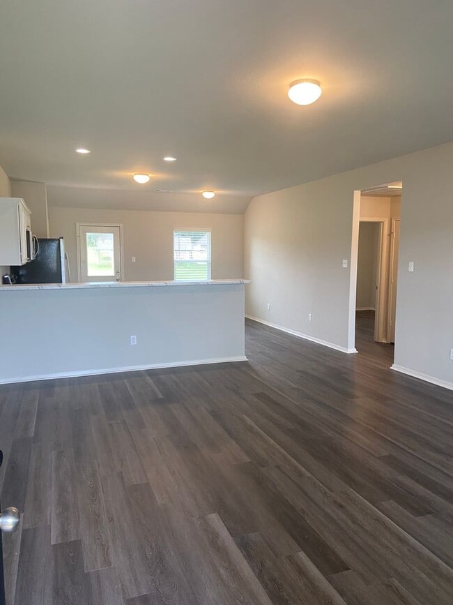 Building Photo - *PRE-LEASING* Three Bedroom | Two Bath Hom...