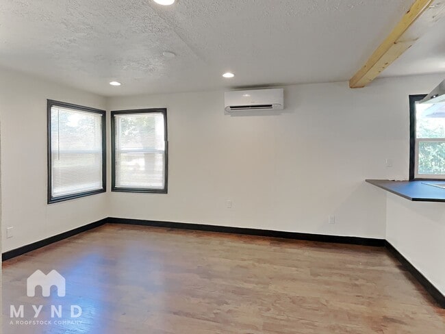 Building Photo - 3411 V St