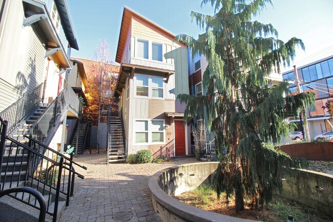 Foto del edificio - SE DIVISION/HAWTHORNE LOFT: FULLY FURNISHED
