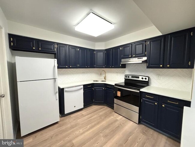 Building Photo - 5 Neville Ct