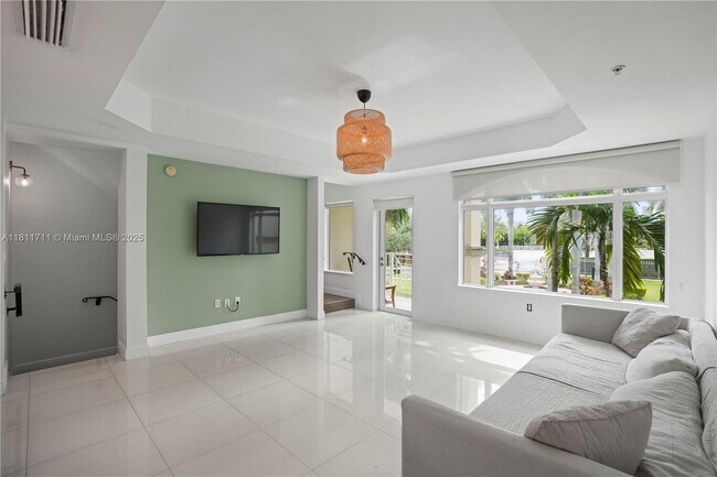 Foto del edificio - 18445 NE 27th Pl