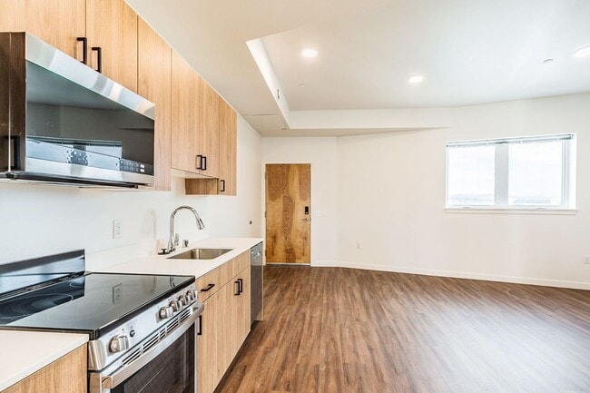Interior Photo - Atrium Court