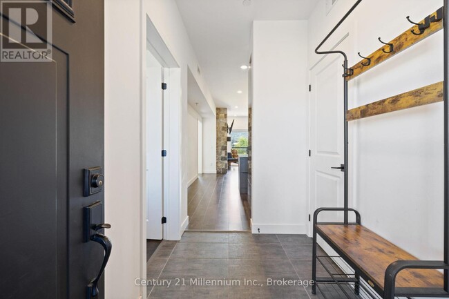 Building Photo - 20 Beckwith Ln