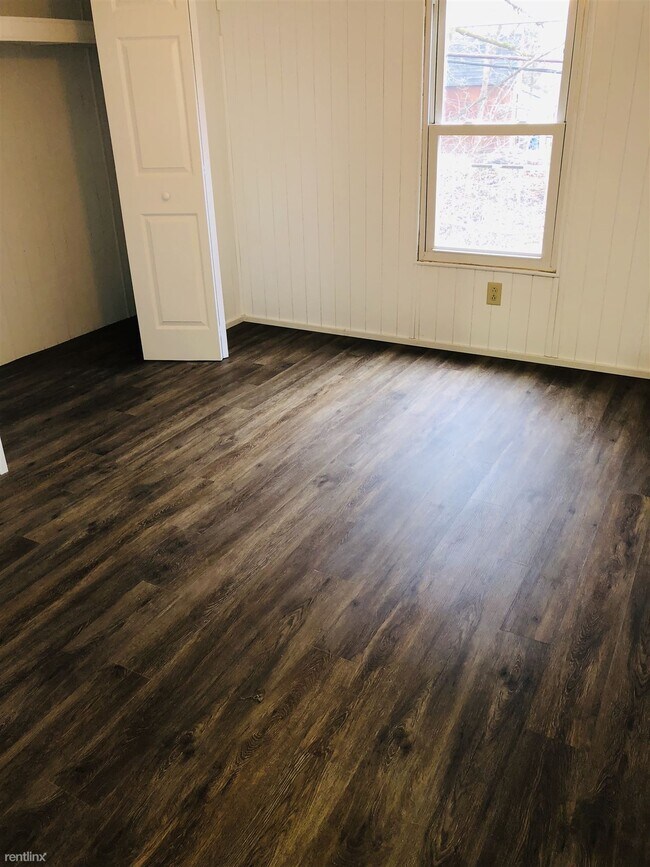 Building Photo - 20 Dinardo Manor