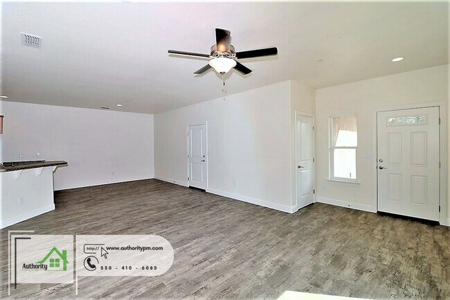 Foto del edificio - 2530 Rainbow Ln