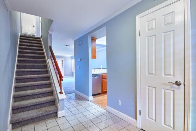 Building Photo - 2 bedroom in San Ramon CA 94582-1455