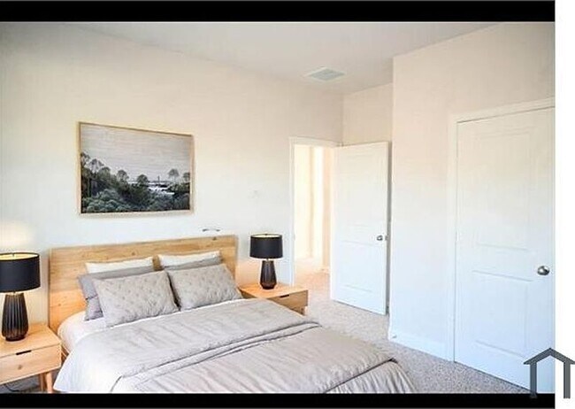 Building Photo - 1200 Renato Dr