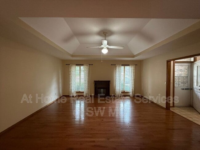 Building Photo - 2155 E Cragmont St