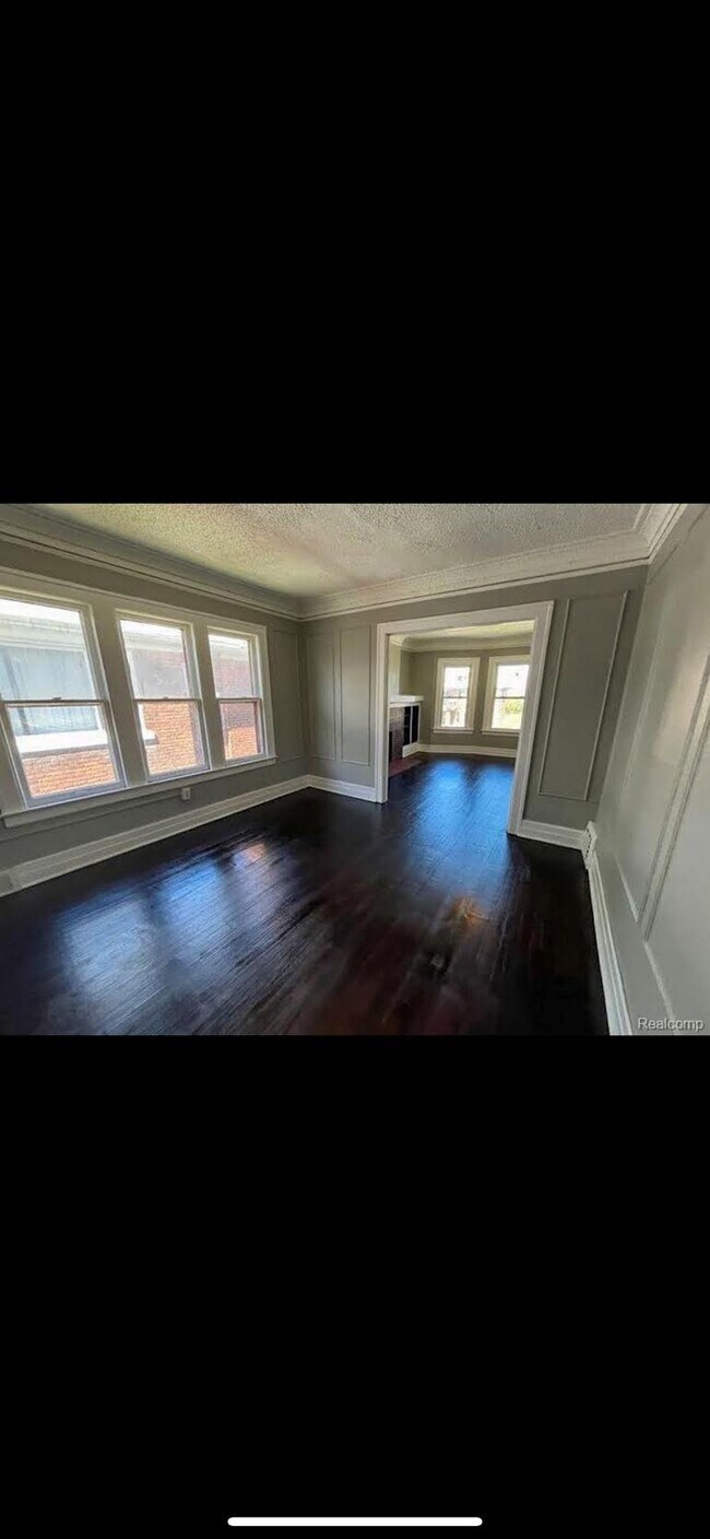 Dining Room - 4079 Pingree St