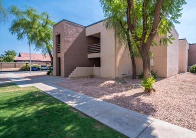 Building Photo - 1340 N Recker Rd