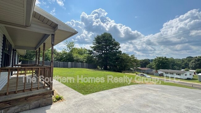 Building Photo - 212 Tellico Ave