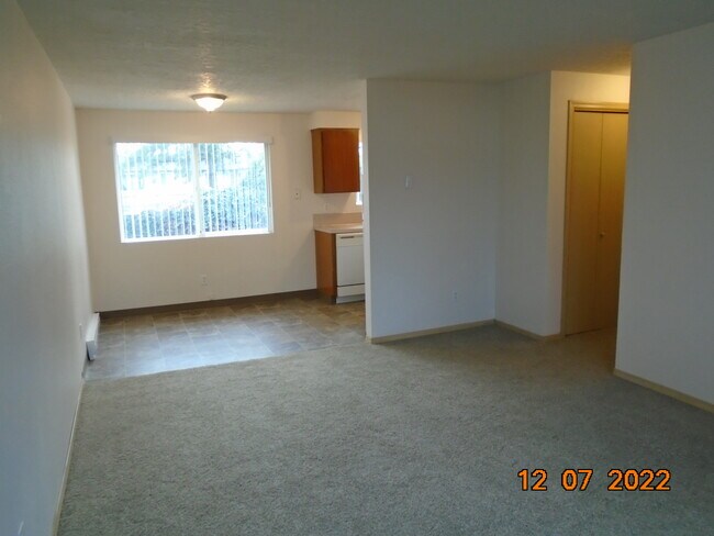 Building Photo - 390 Donna Ct