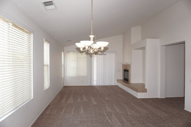 Foto del edificio - 14752 Eaglehead Mountain Dr