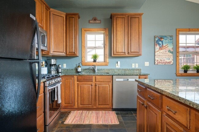Building Photo - 91 Fireweed Ct