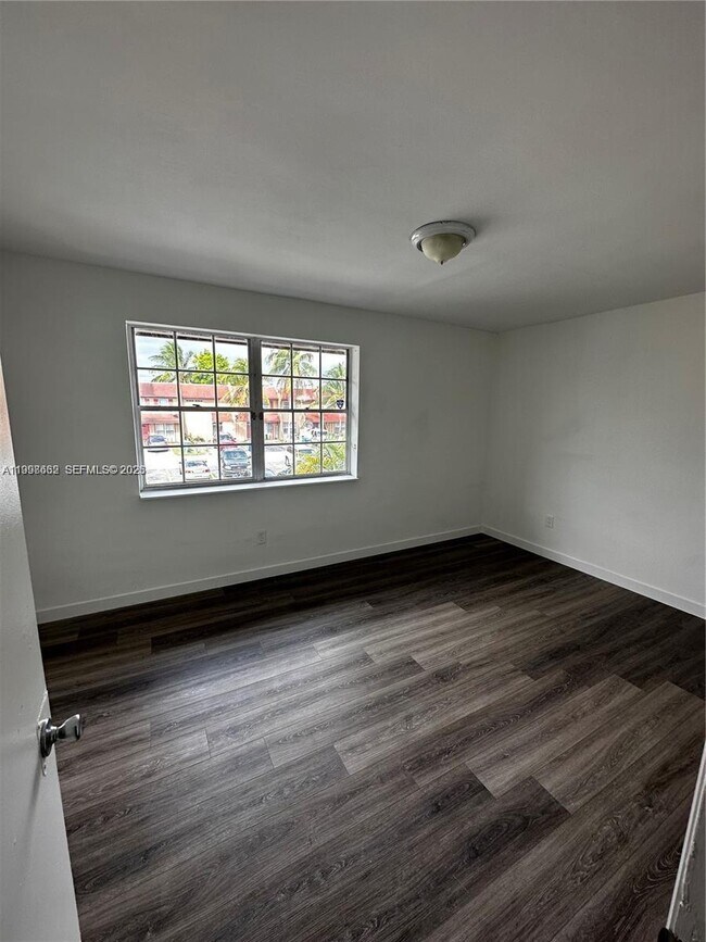Foto del edificio - 2778 NW 196th Terrace