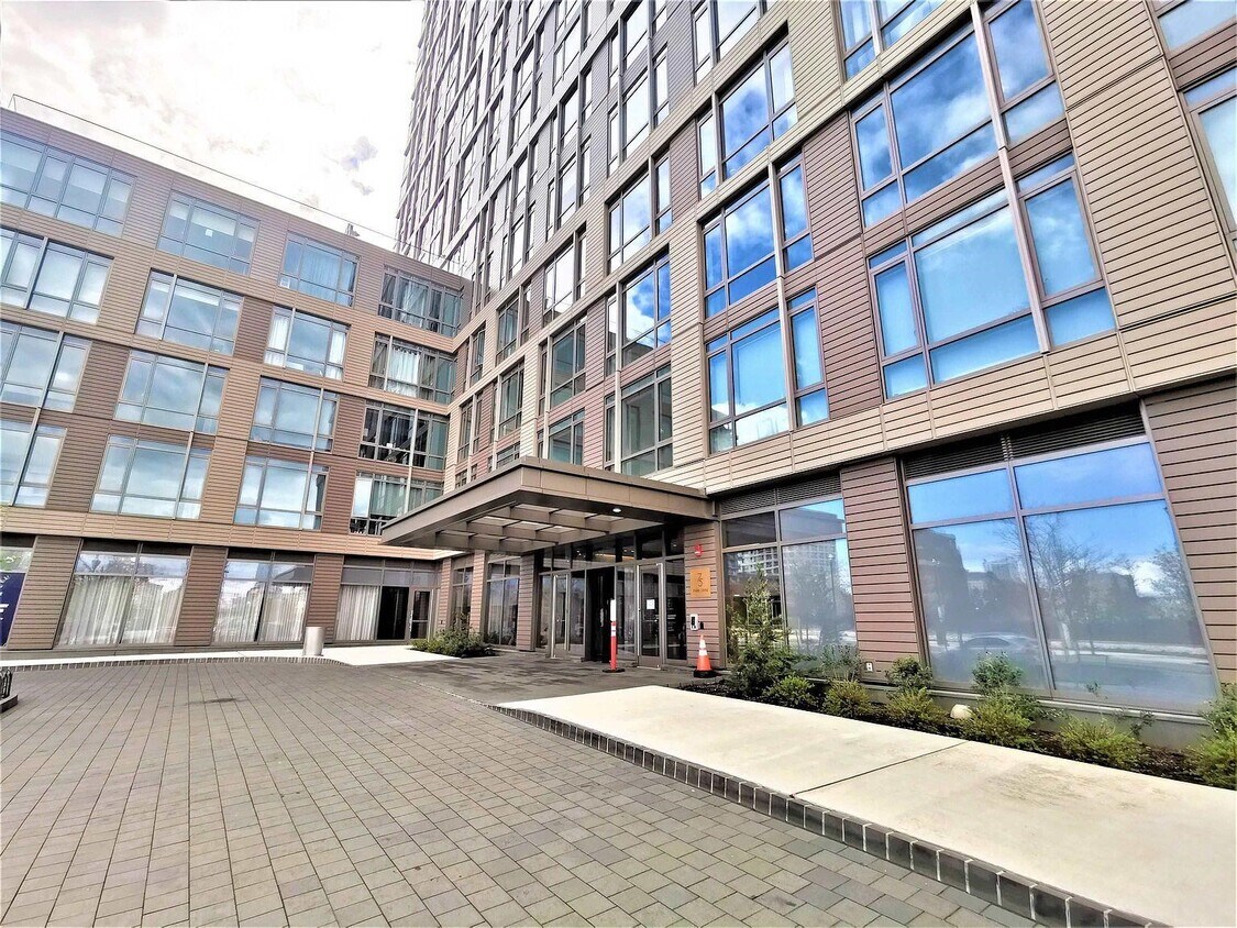 Foto principal - 75 Park Ln S