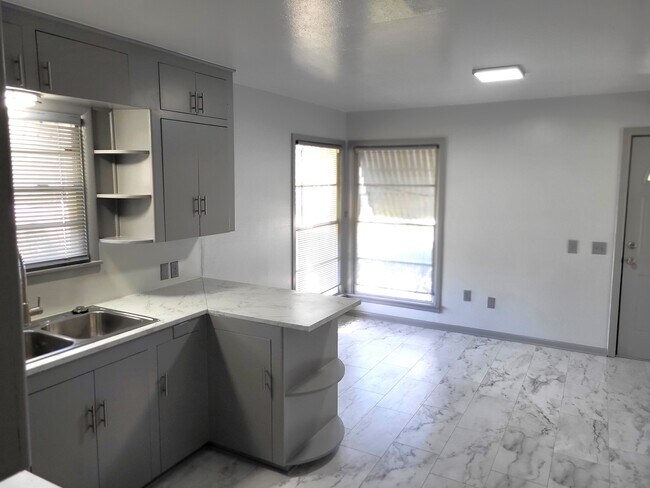 Foto del edificio - 4203 Preston Dr