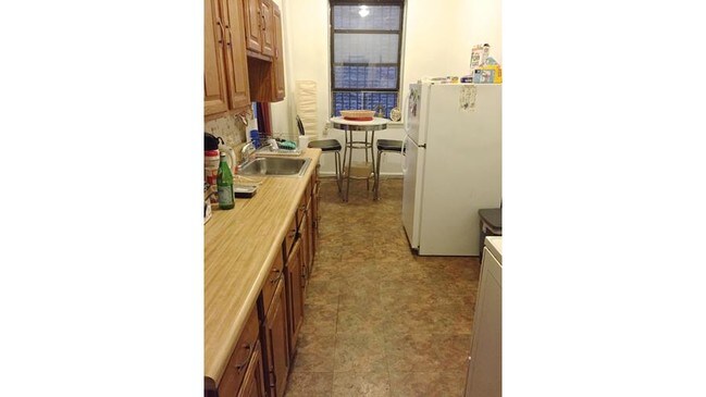 Building Photo - 203 W 103rd St