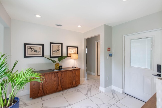 Building Photo - 1019 N K St