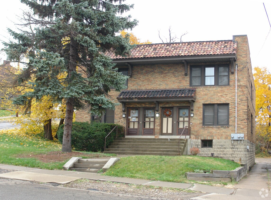 Foto del edificio - 28-30 Waverly Ave