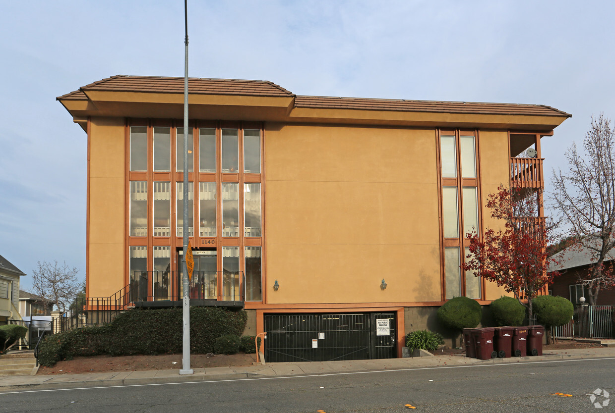 Building Photo - D Street Apartments