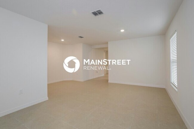Foto del edificio - 4 Bedroom Pet-Friendly Home in Mascotte, FL with Main Street Renewal
