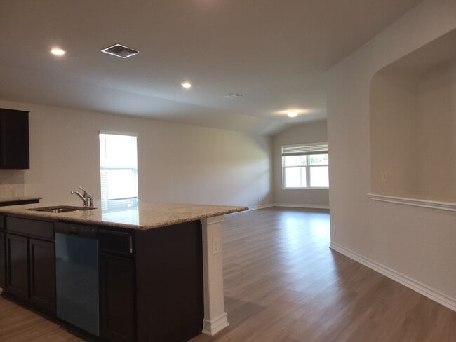 Building Photo - 9519 River Rye