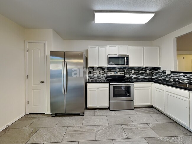 Building Photo - 3035 W Lucia Dr
