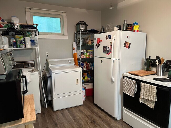 Foto del edificio - 703 Jones