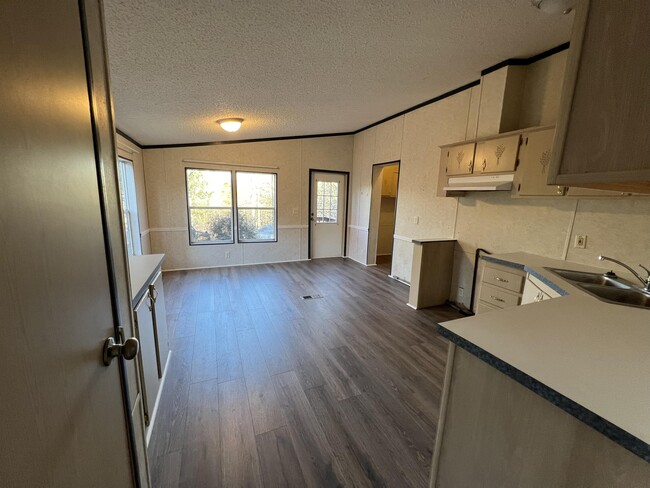 Building Photo - 226 Chivalry Ln