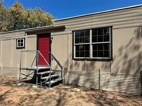 Building Photo - 87 Paris Dr