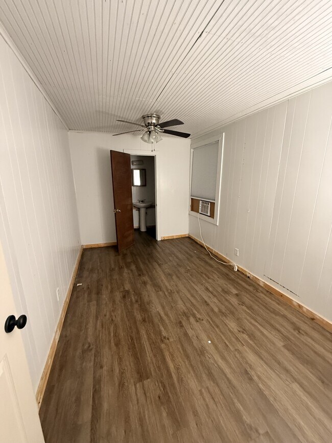 Foto del edificio - 204 S Birch St