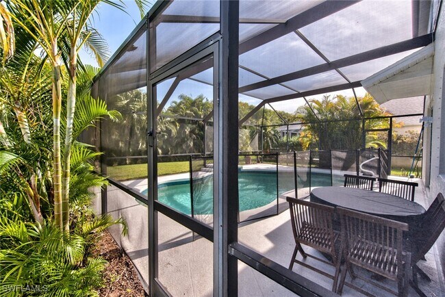 Foto del edificio - 11533 Woodmount Ln