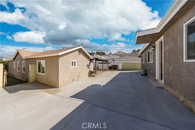 Foto del edificio - 607 S Sefton Ave